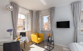 Apartments Urbis